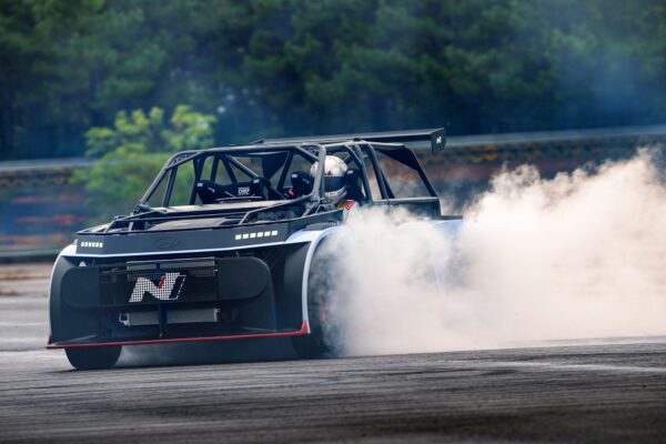 Hyundai Motor ra mắt RN24 tại sự kiện ‘N Day 2024’ – Định hướng tương lai của xe điện hiệu suất cao